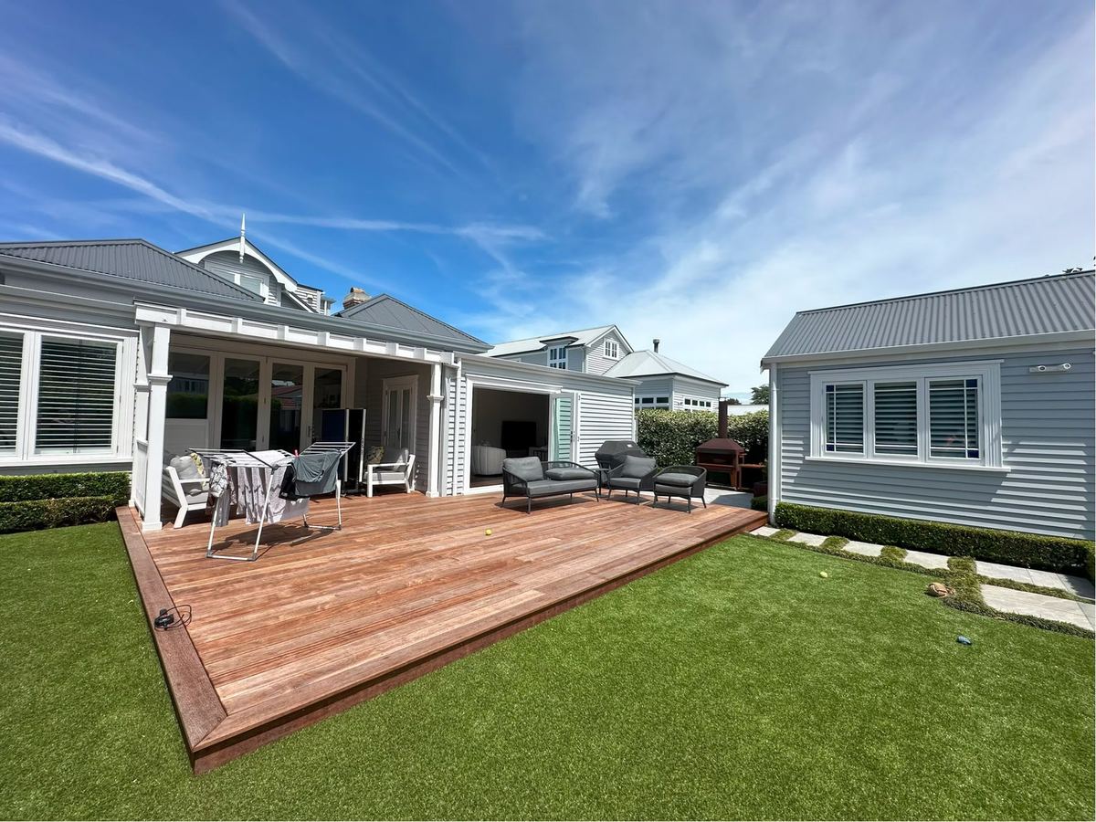 Finished kwila deck with artificial turf and covered verandah