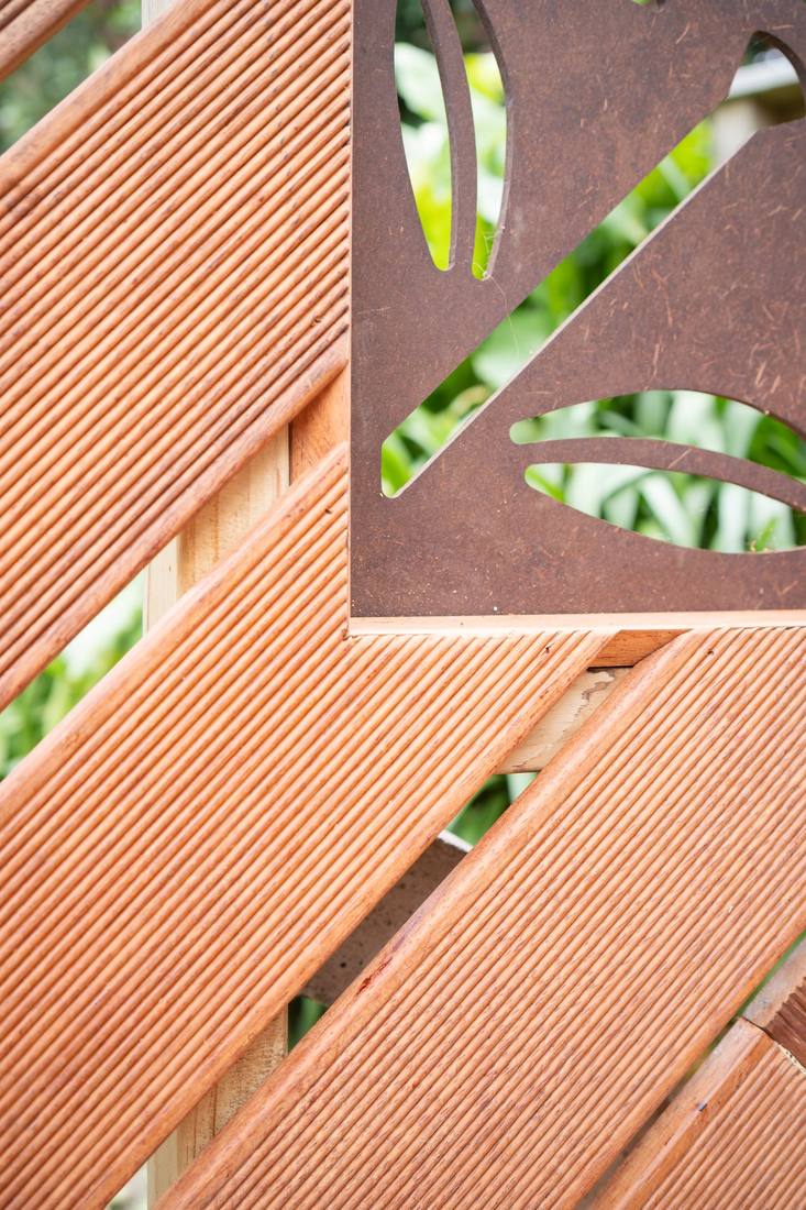 Timber screen panel detail